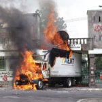 Queman camión en instalaciones del Campo Militar Número 1 de la Ciudad de México tras protesta por Ayotzinapa Queman camión en instalaciones del Campo Militar Número 1 de la Ciudad de México tras protesta por Ayotzinapa