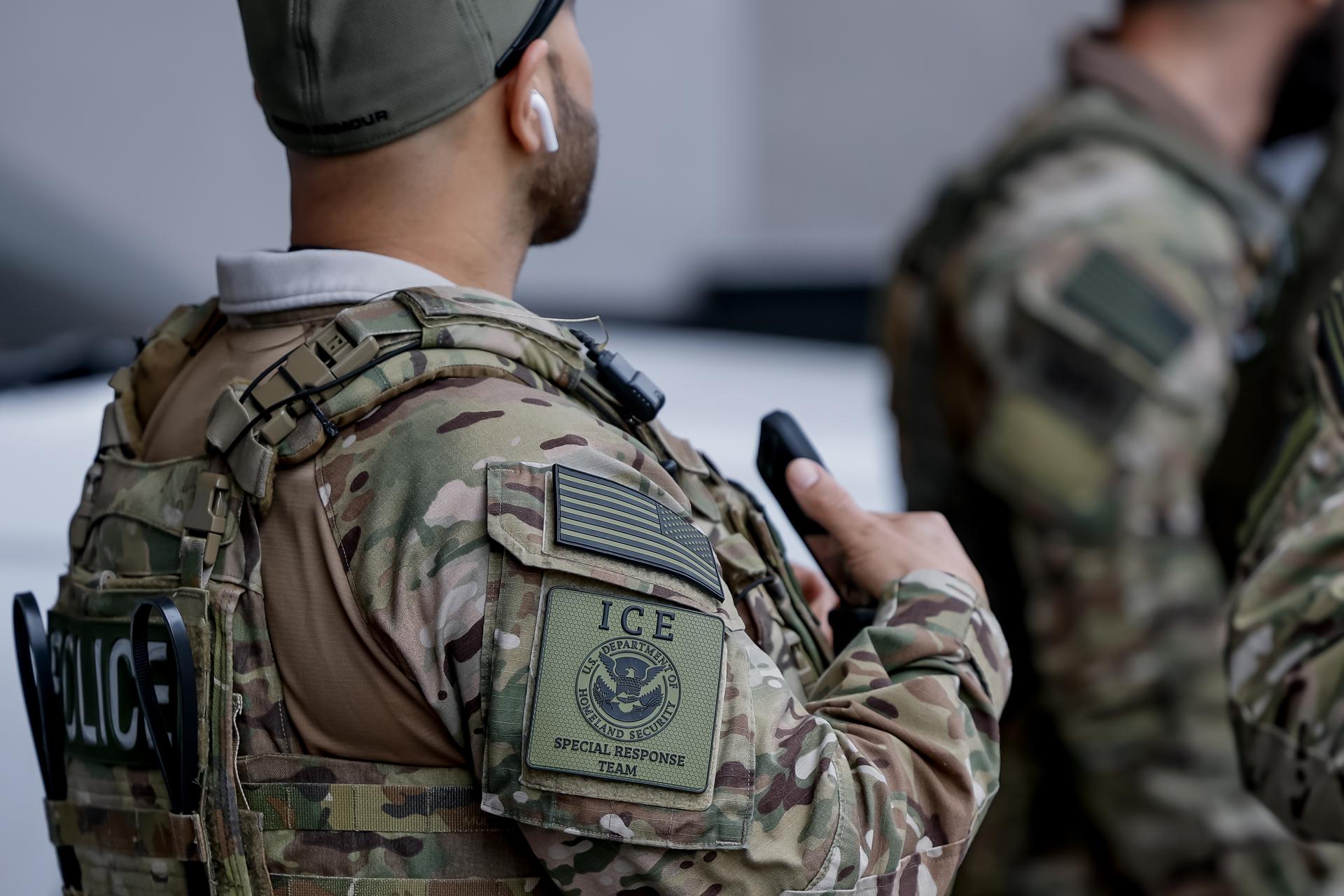 Redadas migratorias avanzan en inmediaciones de escuelas en Chicago