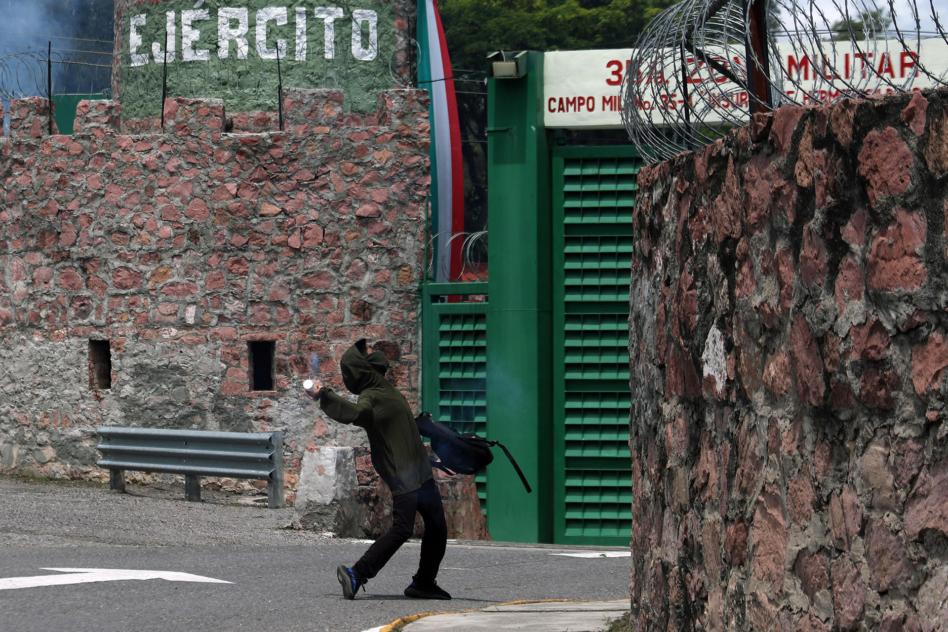 Atacan instalaciones militares en Chilpancingo por caso Ayotzinapa