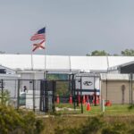 SRE registra 198 entrevistas a mexicanos detenidos en ‘Alligator Alcatraz’ de florida