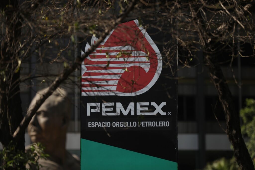 asaltan-plataforma-de-pemex-en-campeche-se-interpone-denuncia-ante-la-fgr-1024x683-1 México emite bonos por 5 mil millones de euros para financiar a Pemex - asaltan-plataforma-de-pemex-en-campeche-se-interpone-denuncia-ante-la-fgr-1024x683