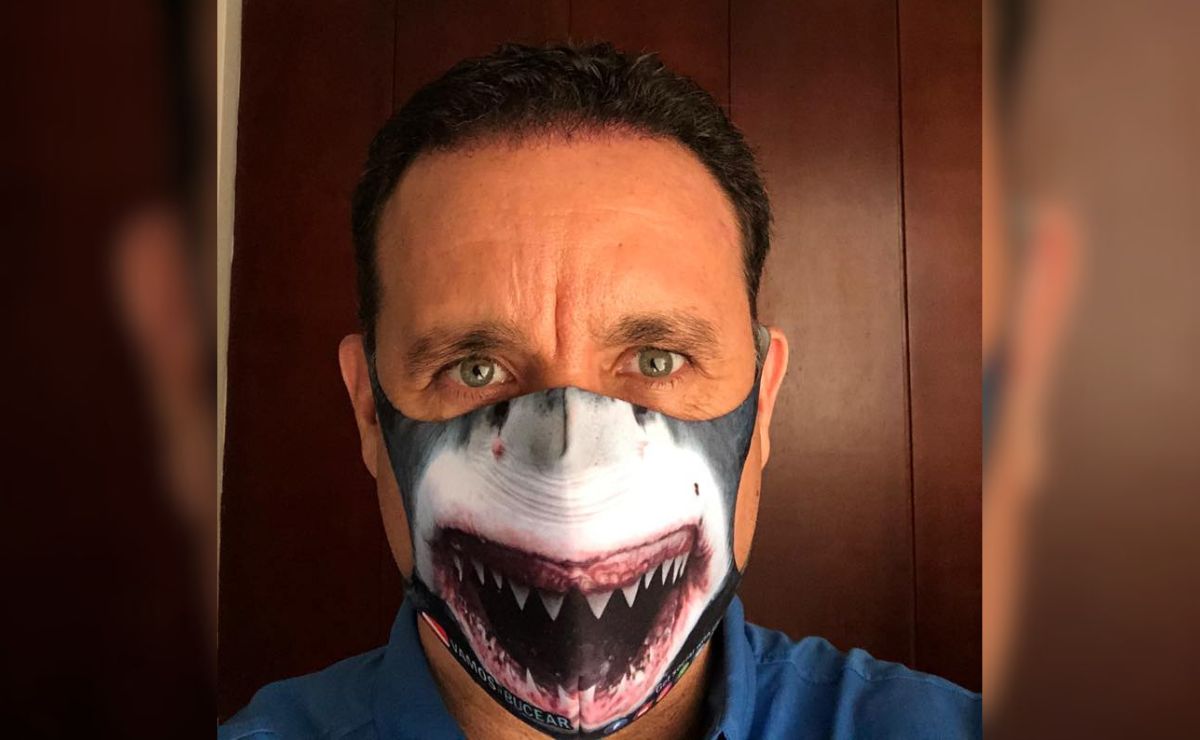 Tiburón ataca al biólogo mexicano Mauricio Hoyos; lo reportan grave