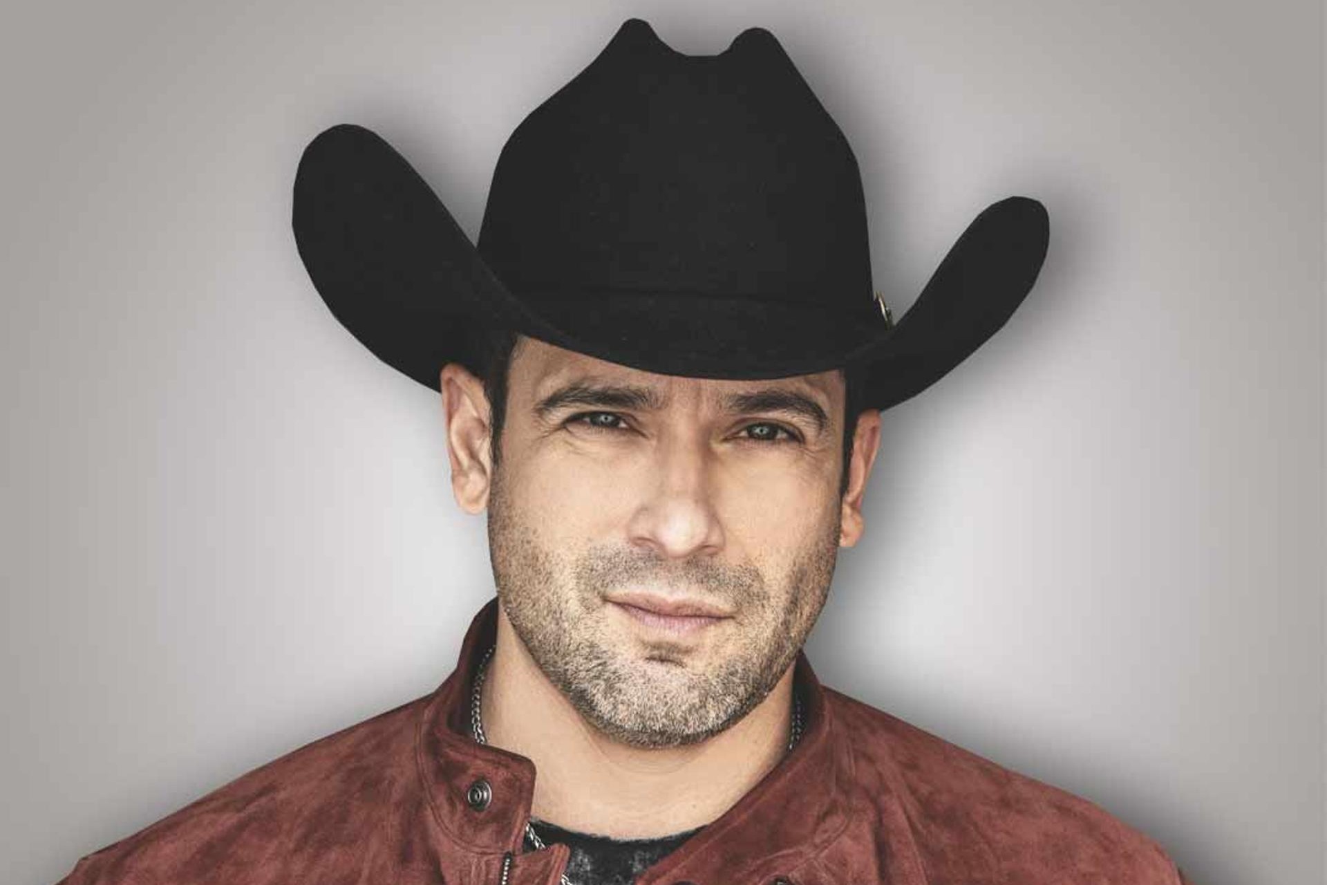 El cantante Bobby Pulido se lanza a la política en Texas