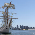 Buque Cuauhtémoc reanuda sus operaciones tras chocar con el puente de Brooklyn
