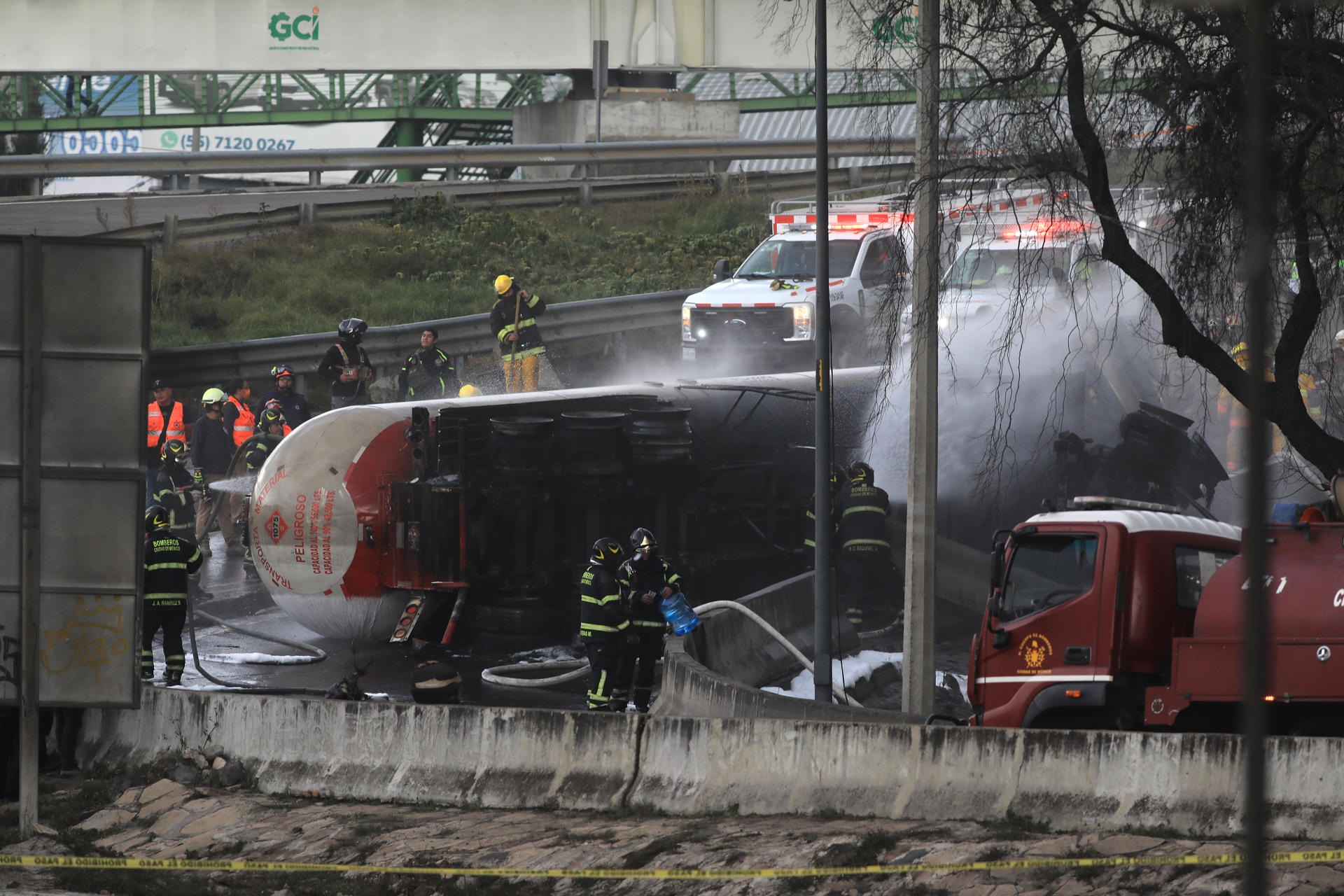 Aumenta a 27 el número de muertos tras explosión de pipa en Iztapalapa Aumenta a 27 el número de muertos tras explosión de pipa en Iztapalapa