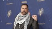 Foto ilustrativa de la nota titulada: Javier Bardem acude a los Emmy con un pañuelo palestino al cuello y denuncia el “genocidio en Gaza”