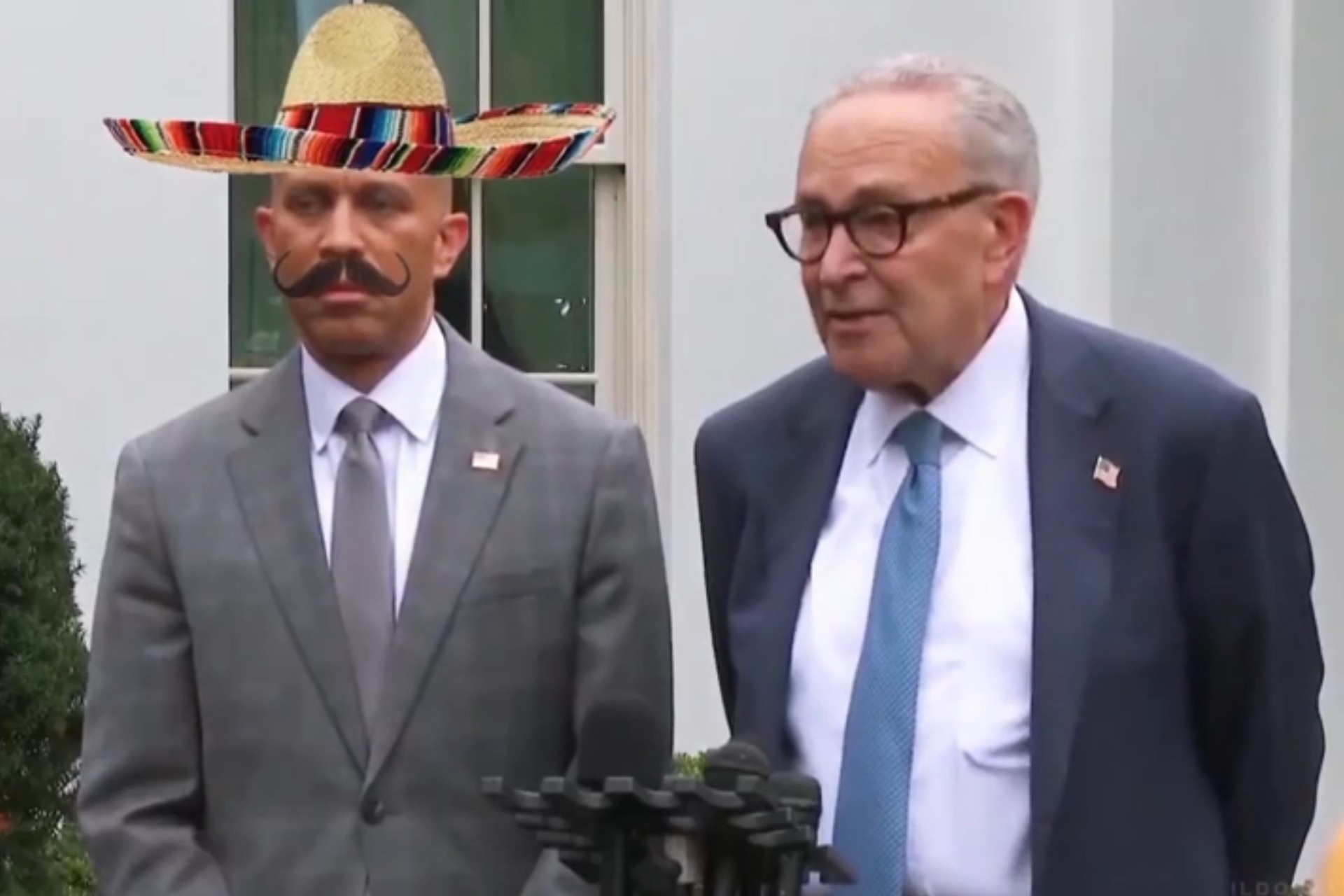 Trump se burla de líder demócrata con un video de IA que lo caricaturiza como mexicano