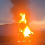 Video: Queman camión en Michoacán para exigir la búsqueda de tres jóvenes desaparecidos