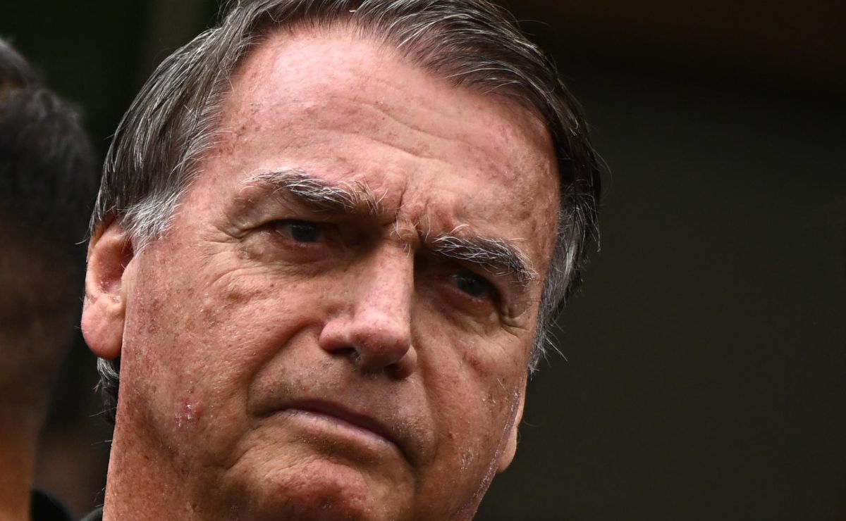 Bolsonaro deja la prisión domiciliaria para ir al hospital, por una emergencia médica
