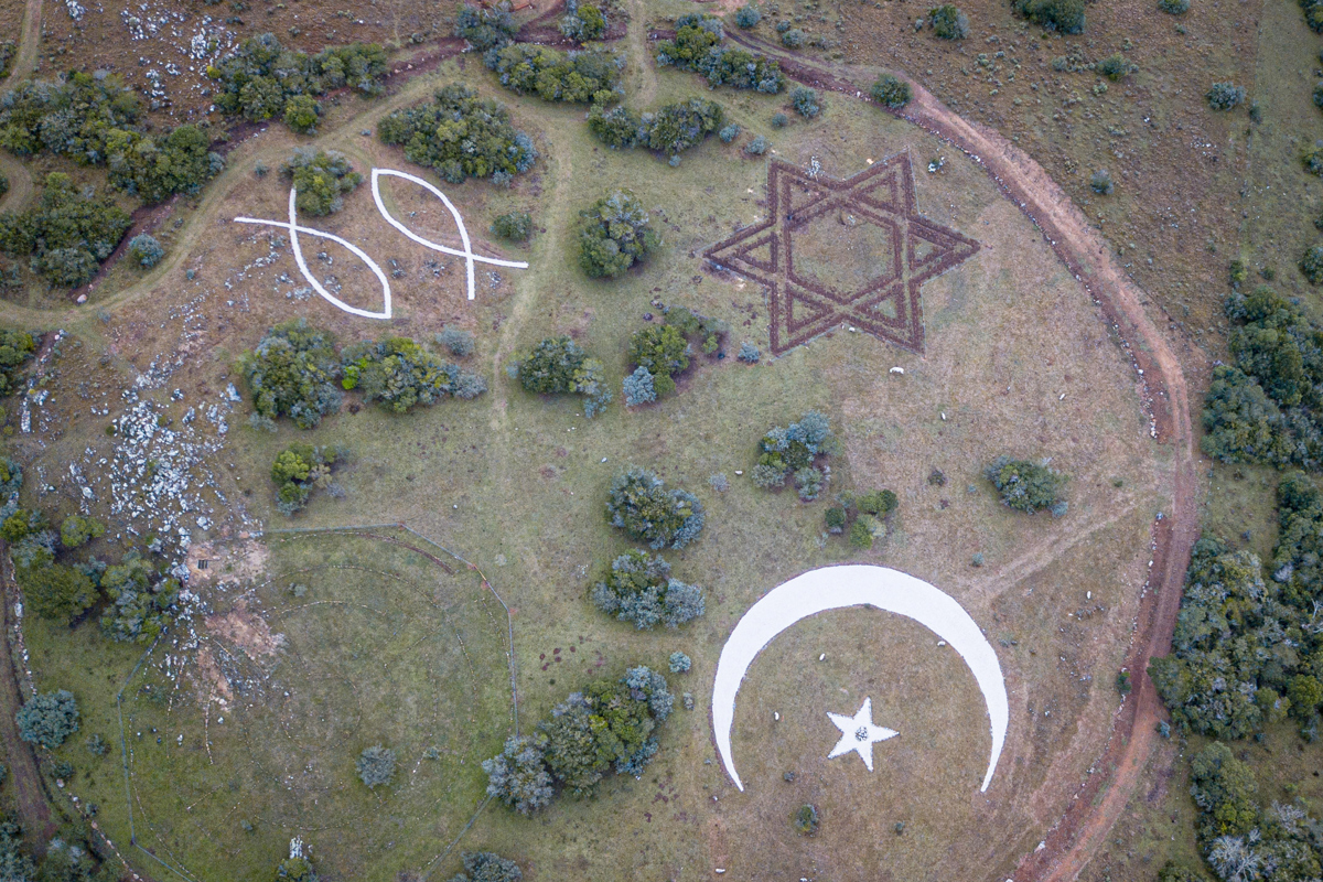 Judíos, musulmanes y cristianos trabajan en Uruguay en un símbolo de paz que aspira al Récord Guinness