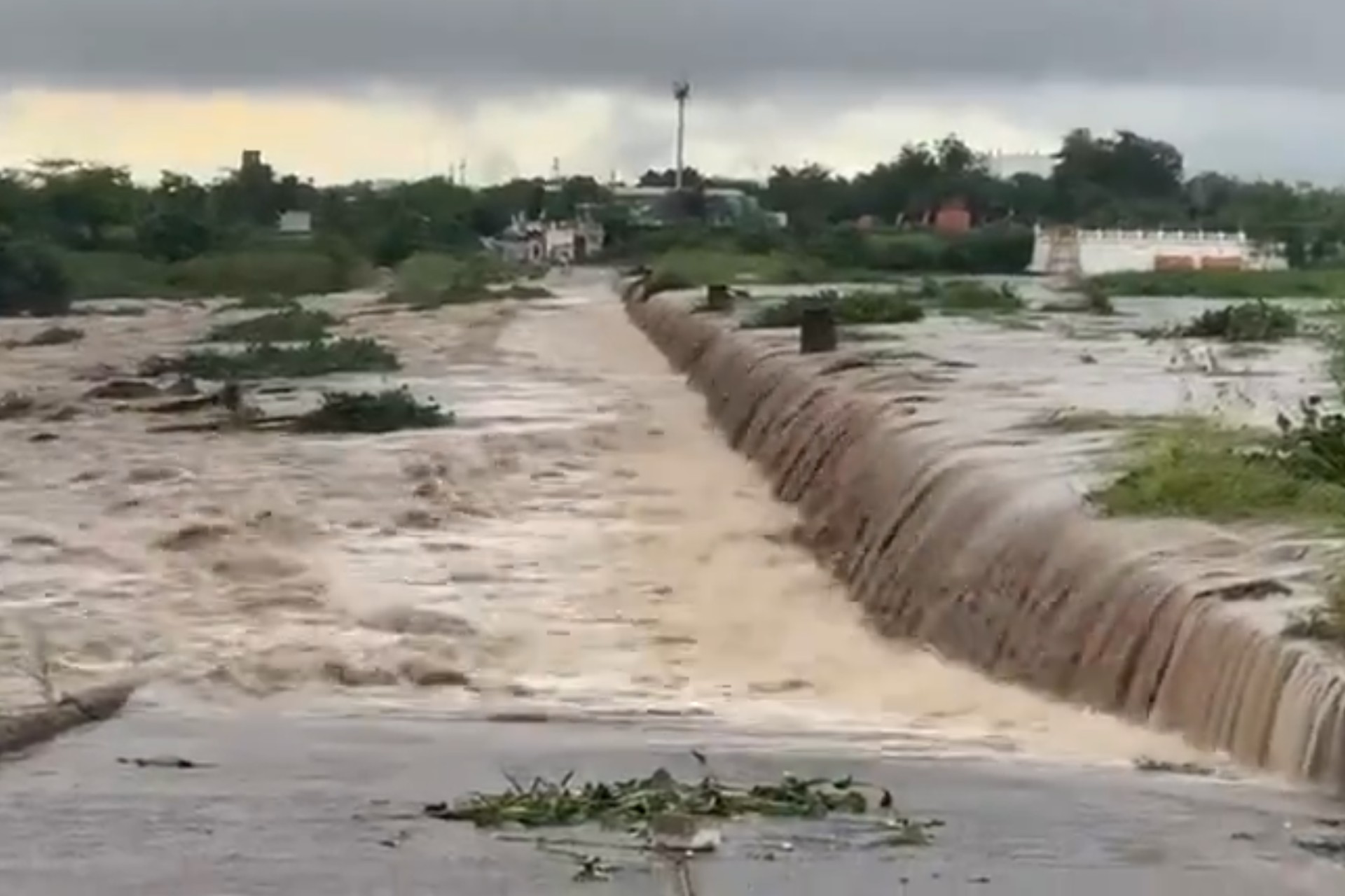 Lluvias en Culiacán, Sinaloa: Niño muere tras ser arrastrado por la corriente