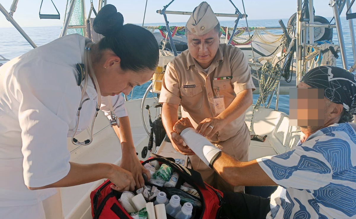 marina-brinda-auxilio-medico-a-extranjero-en-aguas-de-bcs Marina rescata a extranjero herido cuya embarcación quedó a la deriva, en BCS - marina-brinda-auxilio-medico-a-extranjero-en-aguas-de-bcs
