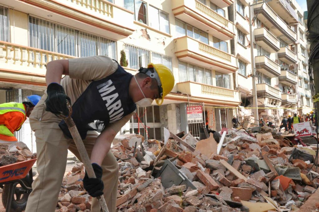 marina-semar-sismo-1985-2-1024x683-1 Secretaría de Marina actúa con rapidez y eficiencia ante emergencias por sismos en territorio nacional - marina-semar-sismo-1985-2-1024x683