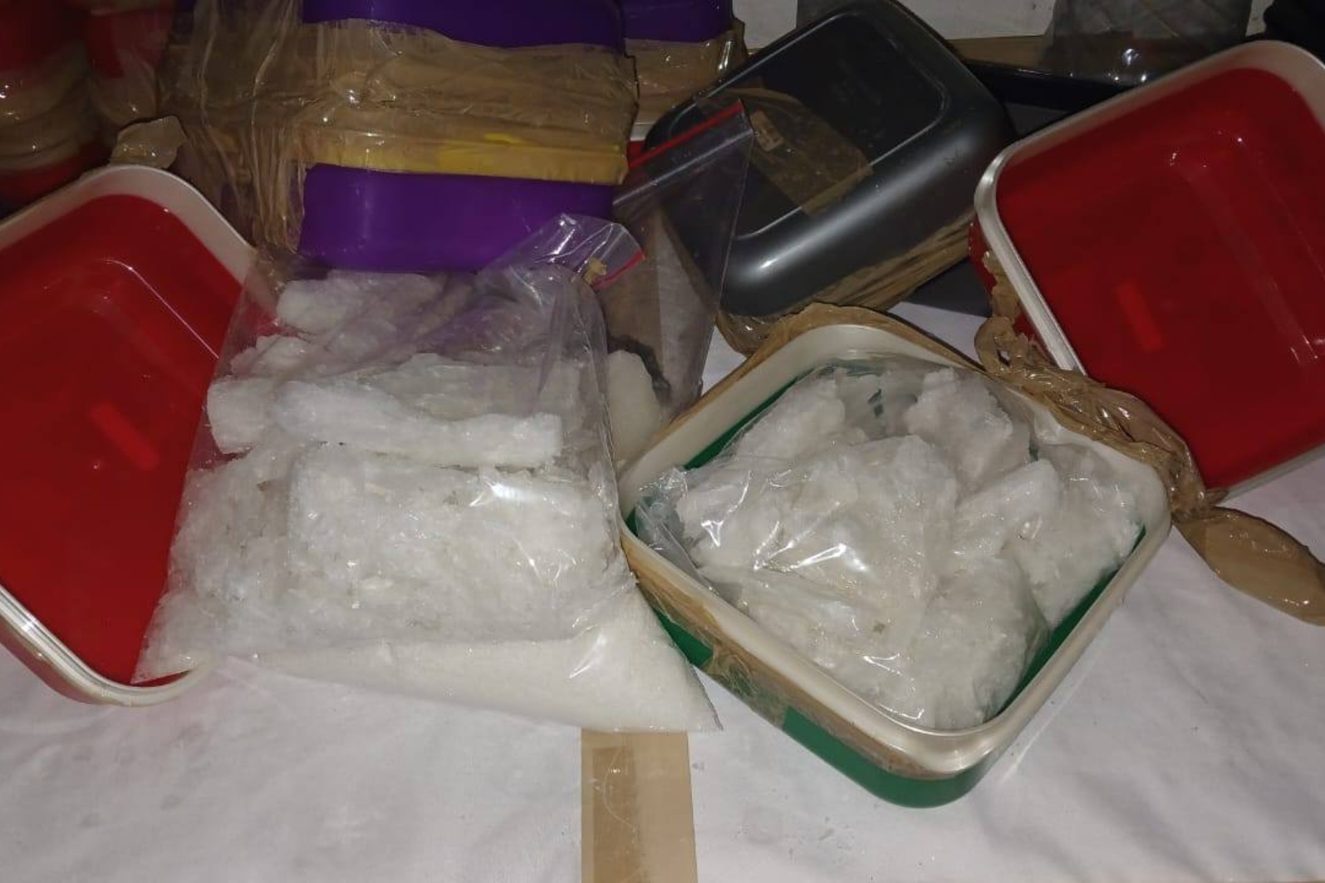 Cinco mexicanos detenidos en Sudáfrica tras operativo para inhabilitar un narcolaboratorio