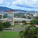 Desalojan facultades de Economía y Derecho en Ciudad Universitaria por amenaza de bomba