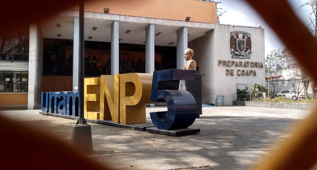 Encapuchados toman instalaciones de Prepa 5