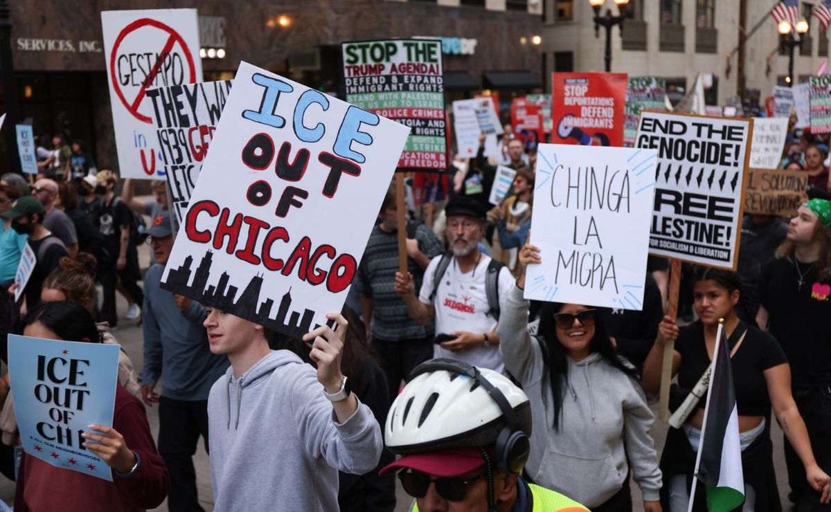 Redadas migratorias cerca de escuelas avanzan en Chicago, denuncian funcionarios electos