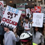 Redadas migratorias cerca de escuelas avanzan en Chicago, denuncian funcionarios electos Redadas migratorias cerca de escuelas avanzan en Chicago, denuncian funcionarios electos