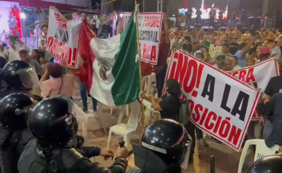 Video: Poza Rica vivió entre golpes el Grito de Independencia