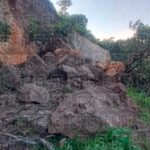 Se registra derrumbe en tramo carretero de Ixtapan de la Sal Se registra derrumbe en tramo carretero de Ixtapan de la Sal