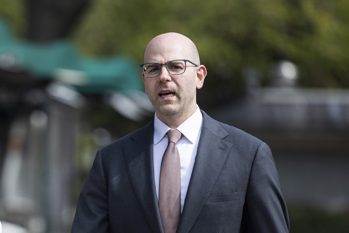 Senado de EE.UU. ratifica a asesor de Trump como gobernador de la Fed