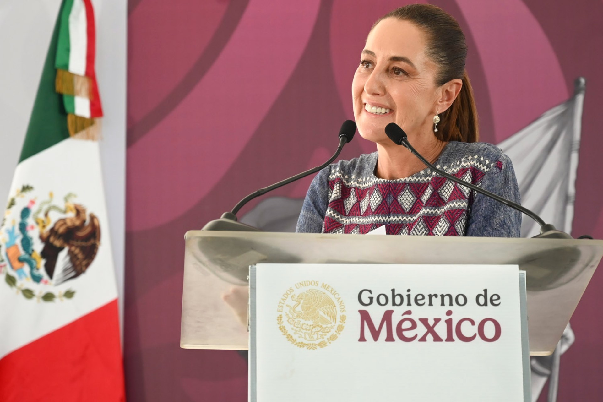 Sheinbaum anuncia acuerdo para controlar el paso de armas de EE.UU. a México