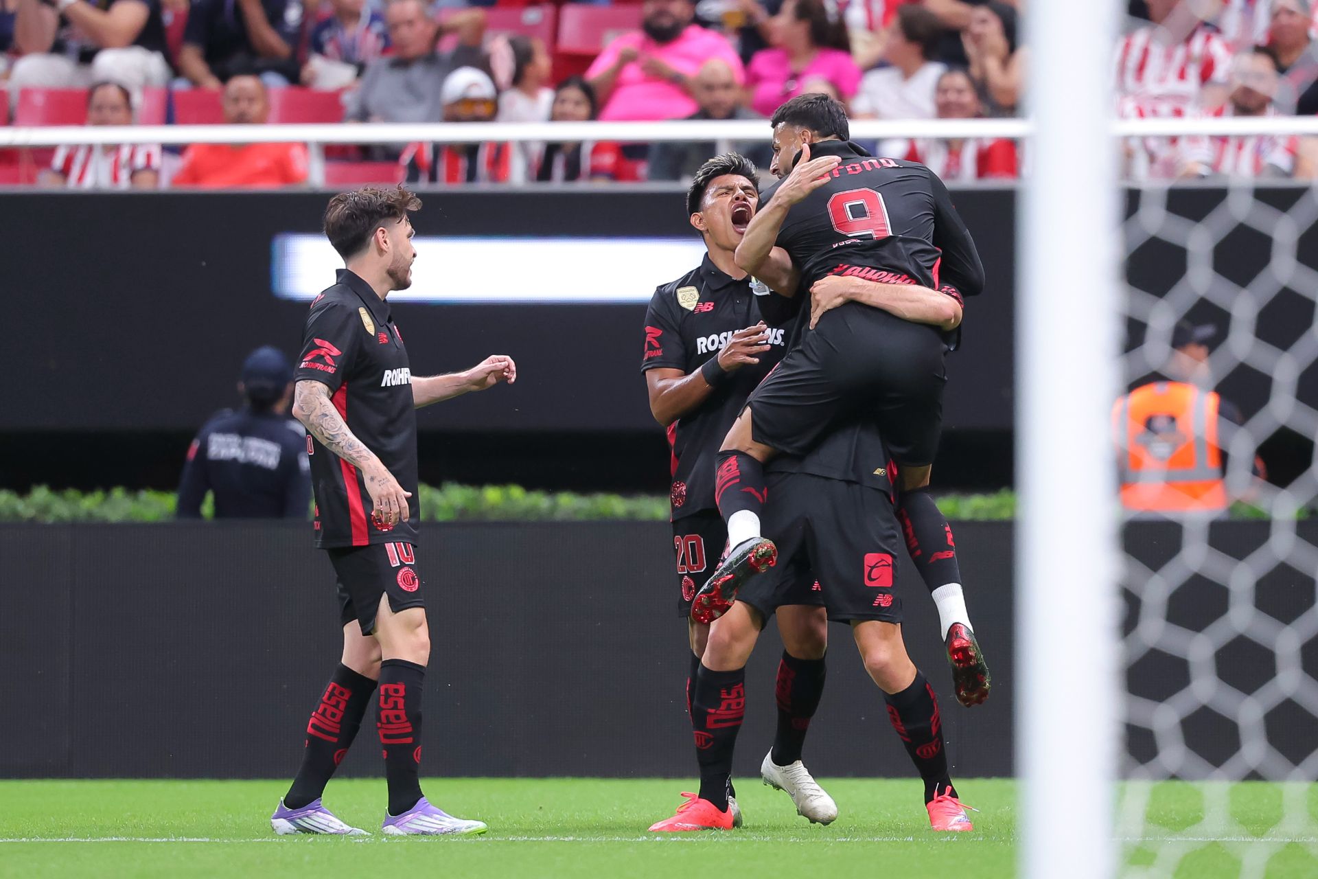 Liga MX: Toluca vence a Chivas: Pumas UNAM y Tigres UANL empatan Liga MX: Toluca vence a Chivas: Pumas UNAM y Tigres UANL empatan