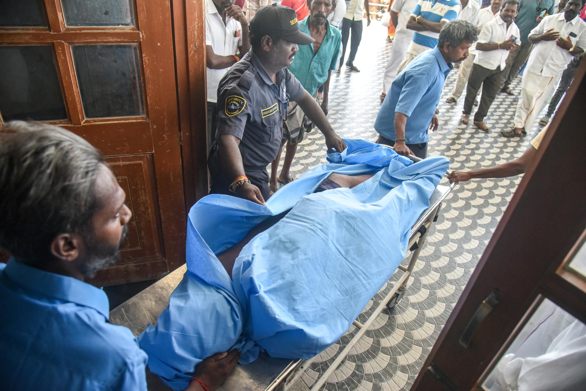 victimas-de-estampida-durante-mitin-politico-en-india Estampida durante mitin político en India deja 40 muertos - victimas-de-estampida-durante-mitin-politico-en-india