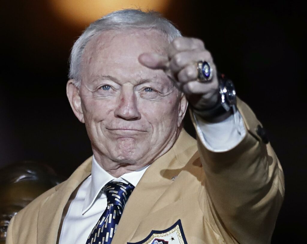 La NFL multa con 250 mil dólares a Jerry Jones, dueño de Cowboys, por gesto obsceno - 121185e1b33b75d73d7ad0e2ebfa6da73644dd3dw-1024x813