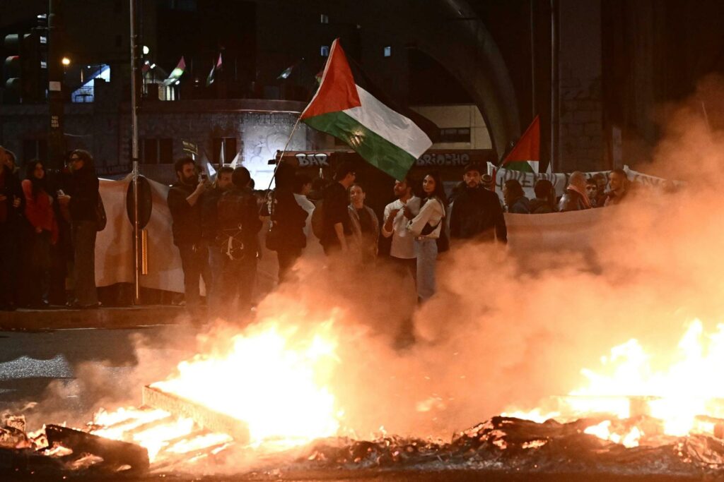 137a548f14093c1774b9e6543238cac86b659a15w-1024x683-1 Miles de personas protestan en Roma y otras ciudades por la interceptación de la Flotilla - 137a548f14093c1774b9e6543238cac86b659a15w-1024x683