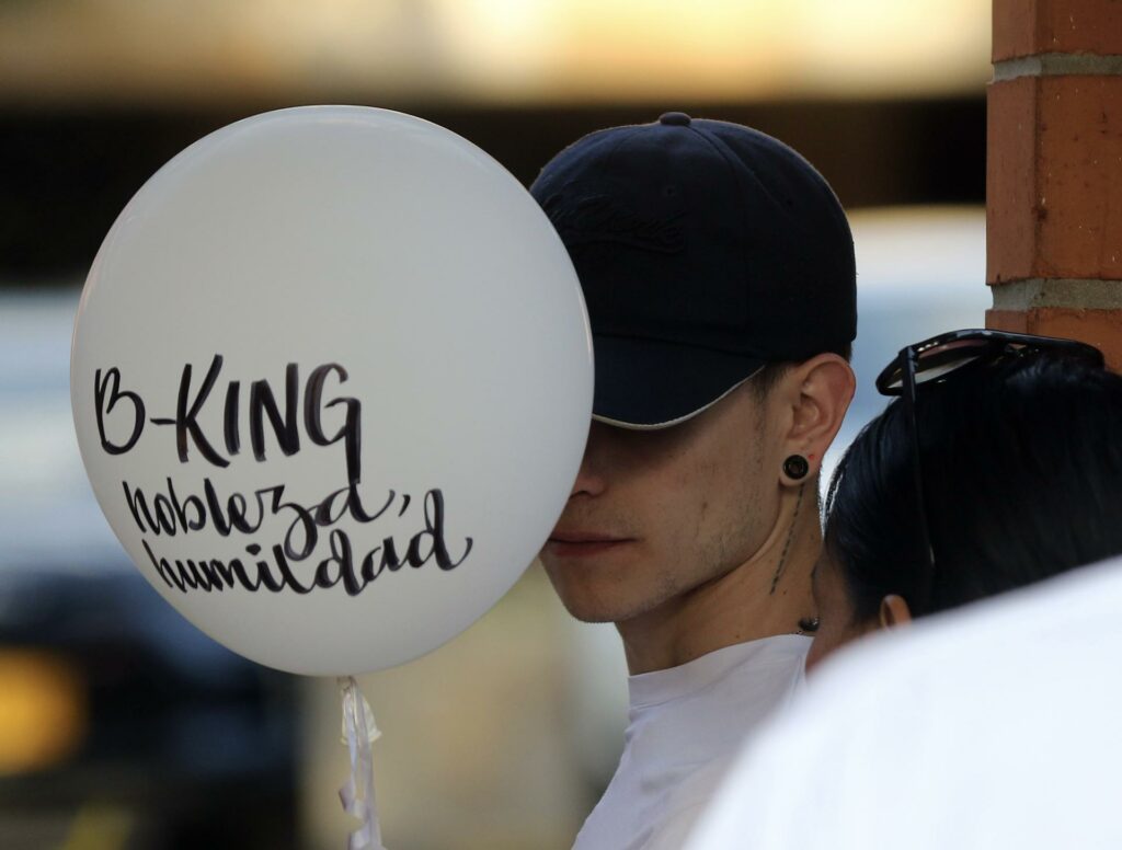Despiden al cantante B King, asesinado en México, en un funeral con globos y palomas blancas - 3349087ad13c956e57845988c96f54c6dea58efcw-1024x776