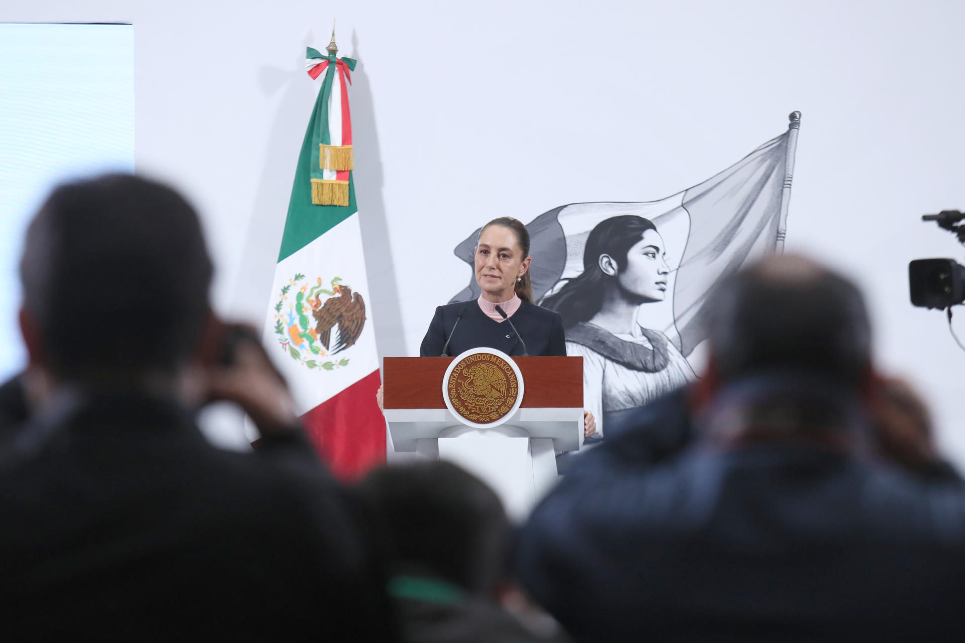 México critica la cancelación de vuelos a EE.UU. y advierte de miles de afectados México critica la cancelación de vuelos a EE.UU. y advierte de miles de afectados