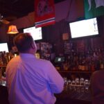 Bares de Washington ofrecen ofertas para trabajadores federales afectados por el cierre de Gobierno Bares de Washington ofrecen ofertas para trabajadores federales afectados por el cierre de Gobierno