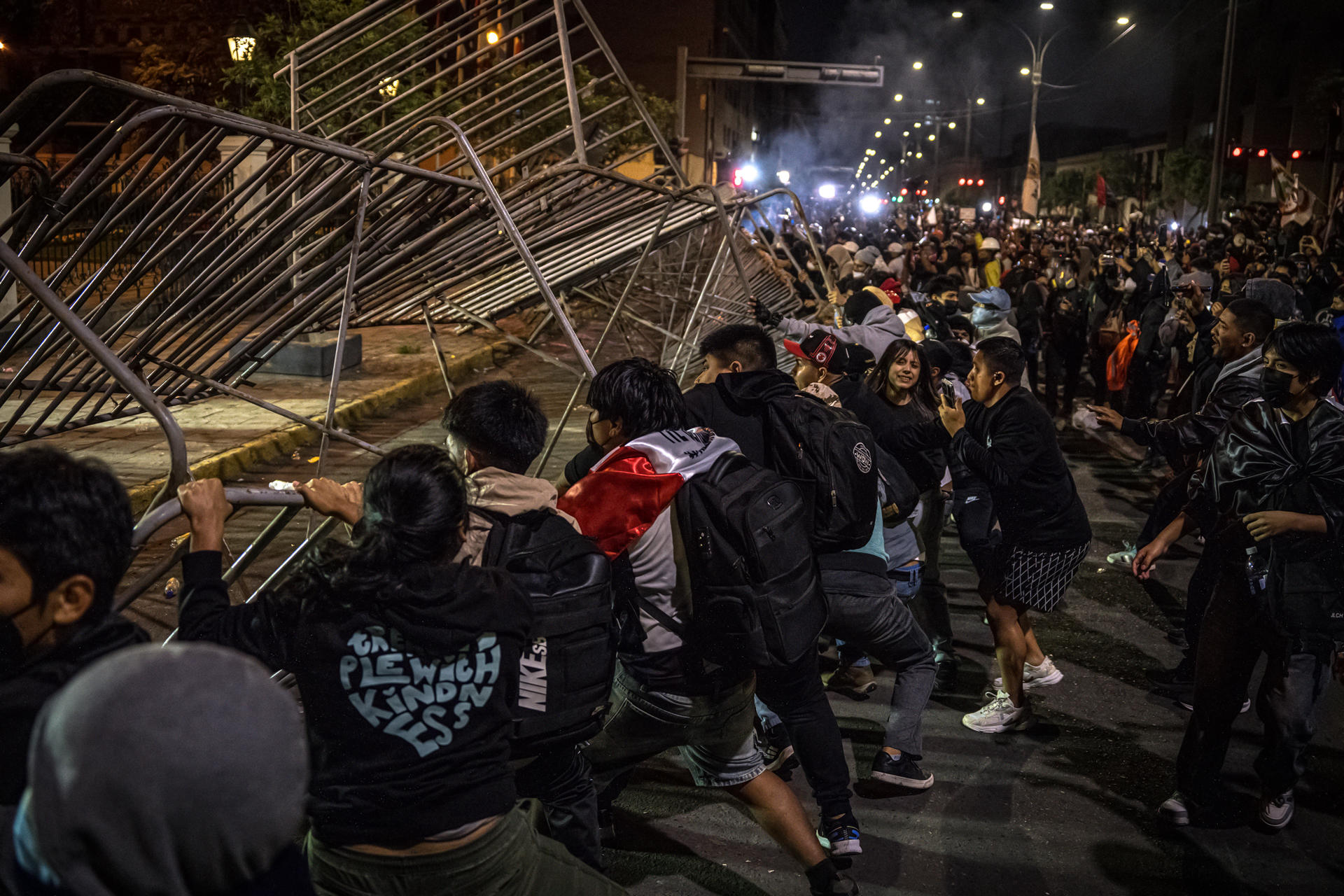 Ordenan detención preliminar de policía acusado de causar muerte de manifestante en Perú Ordenan detención preliminar de policía acusado de causar muerte de manifestante en Perú