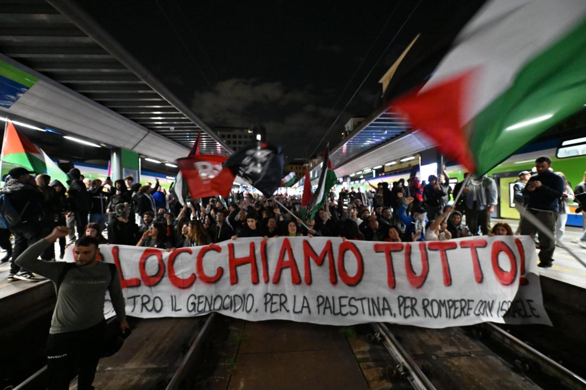 Miles de personas protestan en Roma y otras ciudades por la interceptación de la Flotilla