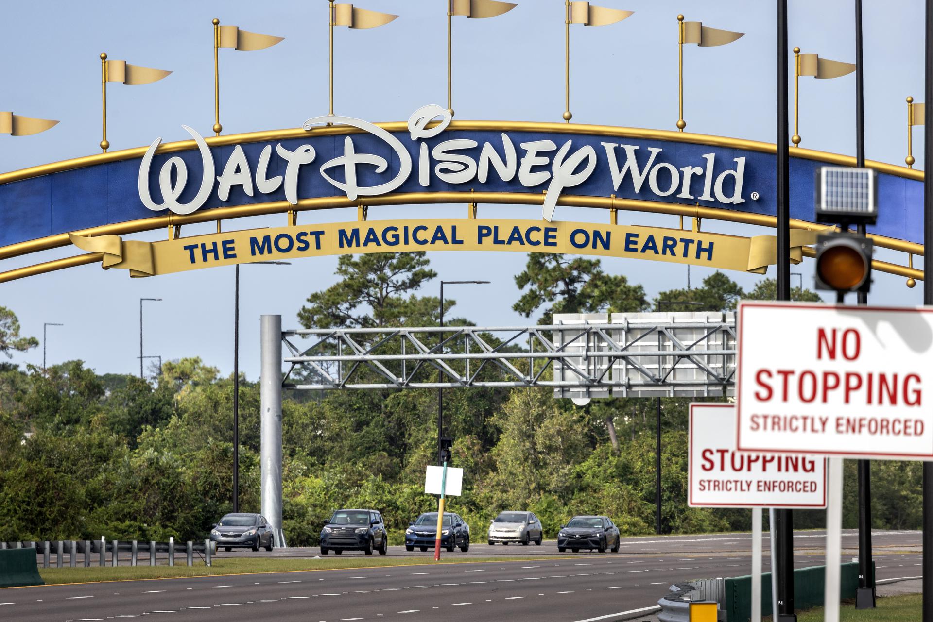 Autoridades confirman dos muertes en parque de Disney en Florida Autoridades confirman dos muertes en parque de Disney en Florida