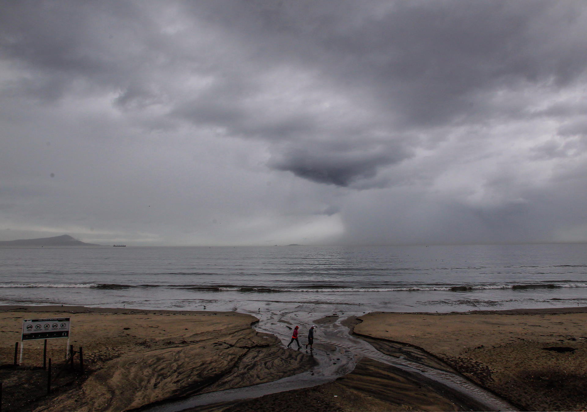 SMN prevé que la tormenta ‘Raymond’ toque tierra como depresión tropical SMN prevé que la tormenta ‘Raymond’ toque tierra como depresión tropical