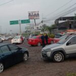 Al menos 20 autos dañados por baches en la autopista México Querétaro Al menos 20 autos dañados por baches en la autopista México Querétaro