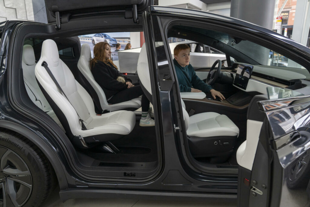 c8c47d790c2dd7399ef1489853ef8b68ccd89571w-1024x683-1 Los beneficios de Tesla caen en el tercer trimestre un 37%, a mil 373 millones de dólares - c8c47d790c2dd7399ef1489853ef8b68ccd89571w-1024x683