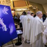 Cubanos en EE.UU. celebran a Celia Cruz como una “diosa” que “triunfó ante el comunismo” Cubanos en EE.UU. celebran a Celia Cruz como una “diosa” que “triunfó ante el comunismo”