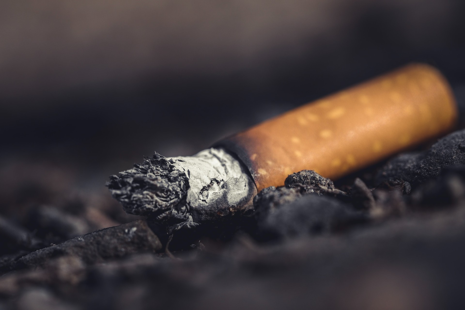 Diputados avalan aumento a cigarros y refrescos, e impuesto a videojuegos violentos Diputados avalan aumento a cigarros y refrescos, e impuesto a videojuegos violentos