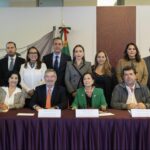 Canciller Juan Ramón de la Fuente conversa con legisladores rumbo a la reunión México-UE Canciller Juan Ramón de la Fuente conversa con legisladores rumbo a la reunión México-UE