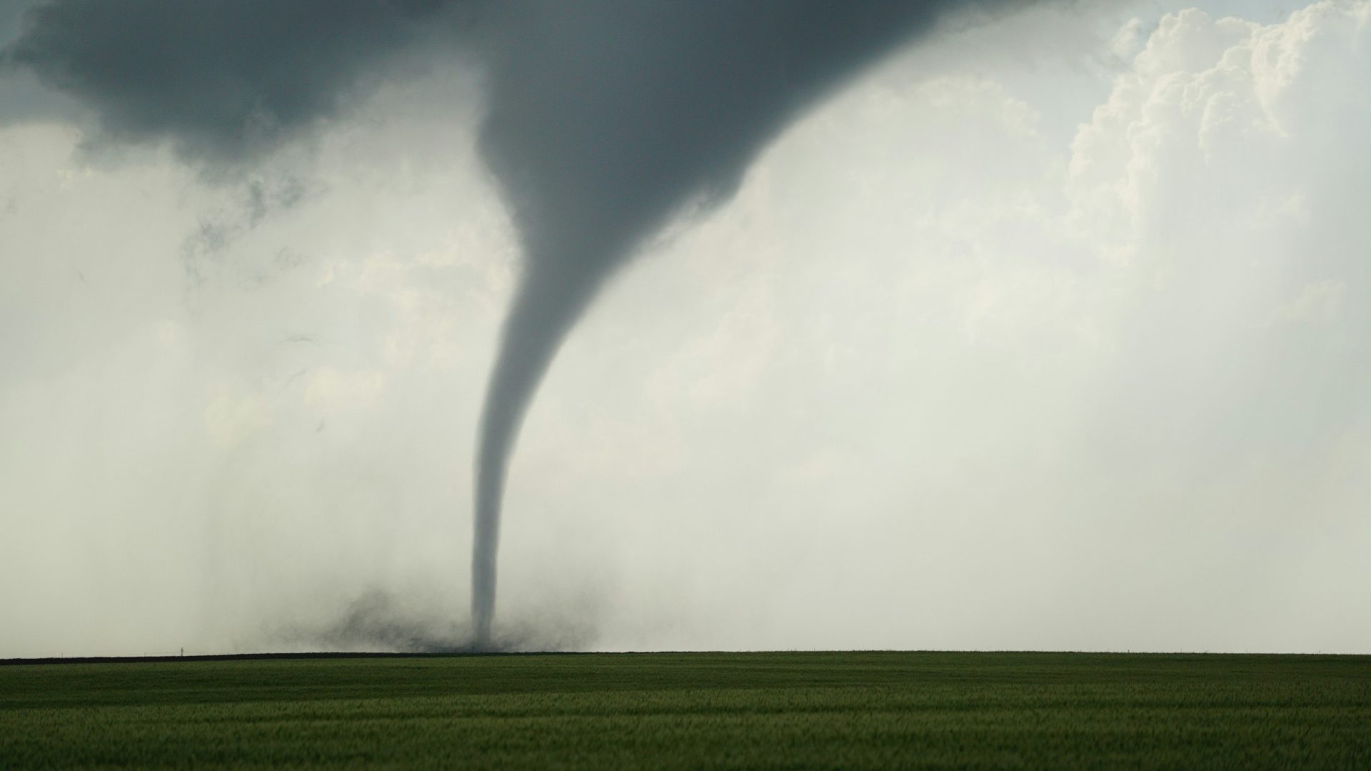 Clima de hoy 25 de octubre: posible formación de torbellinos en el norte del país y lluvias en el sur