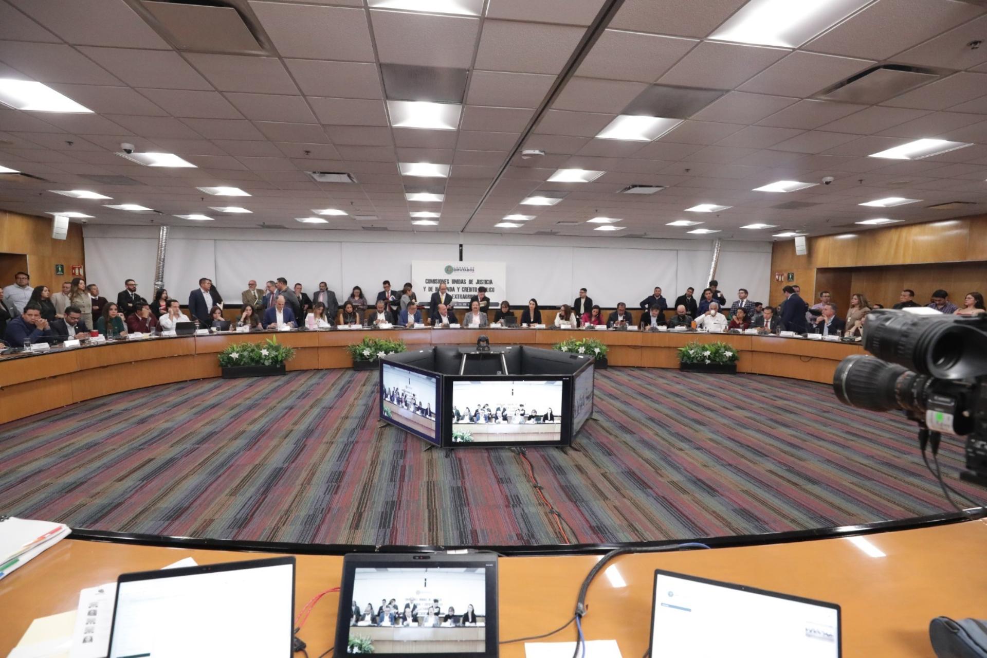 Diputados aprueban en comisiones reforma a la Ley de Amparo Diputados aprueban en comisiones reforma a la Ley de Amparo