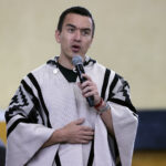 Presidente de Ecuador denuncia que intentaron envenenarlo con chocolate y mermeladas