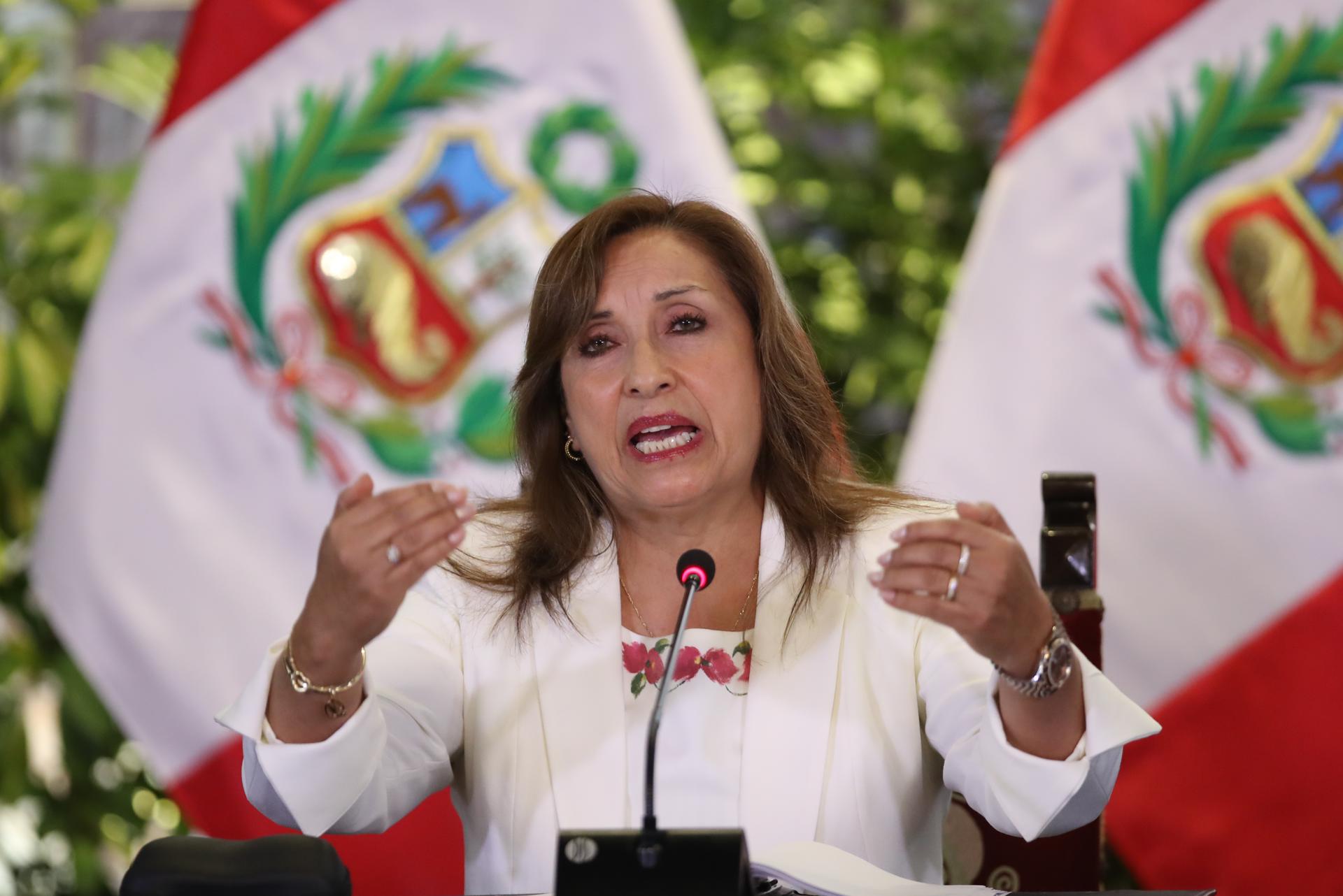 El Congreso de Perú aprueba la destitución de la presidenta Dina Boluarte El Congreso de Perú aprueba la destitución de la presidenta Dina Boluarte