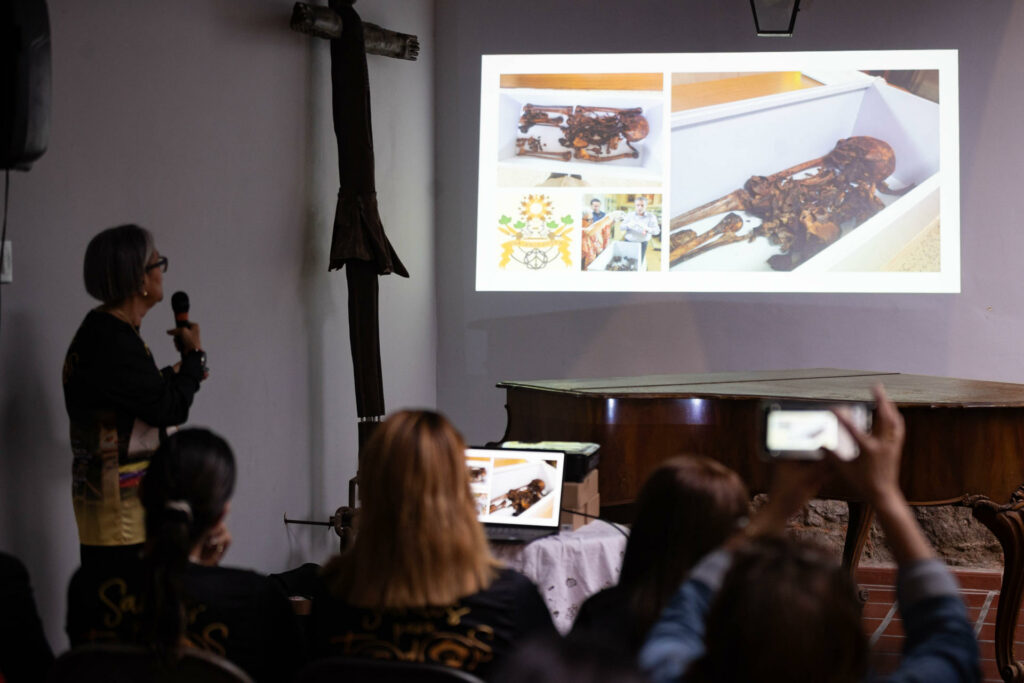 ee7267586a17e611804d7c4cdd057f1b3bab1e3cw-1024x683-1 Las curiosidades del santo venezolano José Gregorio Hernández a través de sus reliquias - ee7267586a17e611804d7c4cdd057f1b3bab1e3cw-1024x683