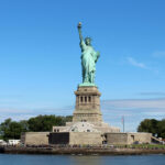 Estatua de la Libertad cierra al público tras cierre gubernamental en EE.UU.