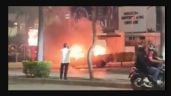 Foto ilustrativa de la nota titulada: Explota camioneta en Guayaquil; muere hombre que grababa el accidente