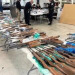 EE.UU. decomisa 400 armas que tenían como destino México EE.UU. decomisa 400 armas que tenían como destino México